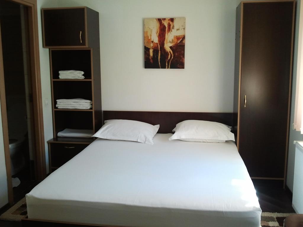 Jr Motel Otopeni Habitación foto