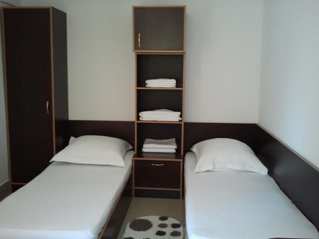 Jr Motel Otopeni Habitación foto